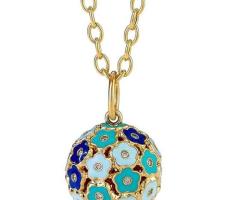 Turquoise Temptations: Explore Syna's Pendant Collection