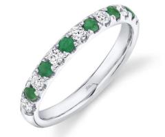 0.30Ct Diamond & Emerald Band