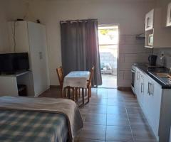 Cozy 1-Bedroom Apartment in Humansdorp – Fully Furnished & All-Inclusive!