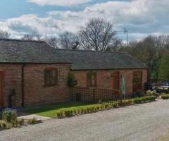 Tranquil Guest Houses at Blakeley Barns – Stoke on Trent