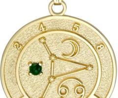 14K Gold Cancer Pendant: Elegant Zodiac Keepsake