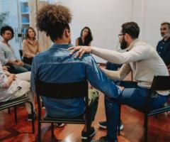 7 Ways Peer Support Helps Maintain Sobriety After Rehab Treatment