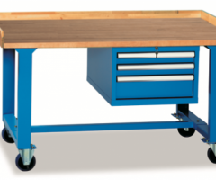 Tips to Consider Before Purchasing an Industrial Workbench