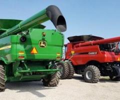 Comparing John Deere and Case Combines for Wheat Harvesting: Which is Right for You?