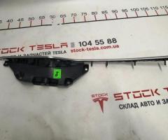 2 Molding aluminum card door front right Tesla model S, model S REST 1051388-00-A