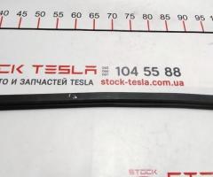 3 Glass seal inner door rear right Tesla model S, model S REST 1038408-00-A