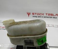 6 Tesla model S brake expansion tank 1012042-00-Z