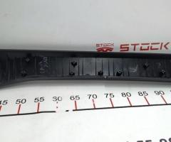 8 Mounting bracket for parking sensors S7 Tesla model S REST 1059999-00-C