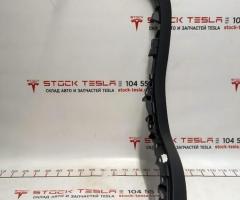 12 C-pillar opening pad left plastic Tesla model X 1105126-00-D